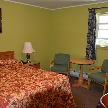 The Village Motel Richfield Springs Екстериор снимка
