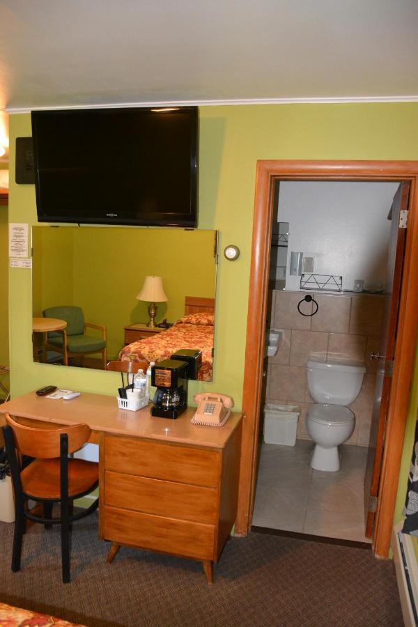 The Village Motel Richfield Springs Екстериор снимка