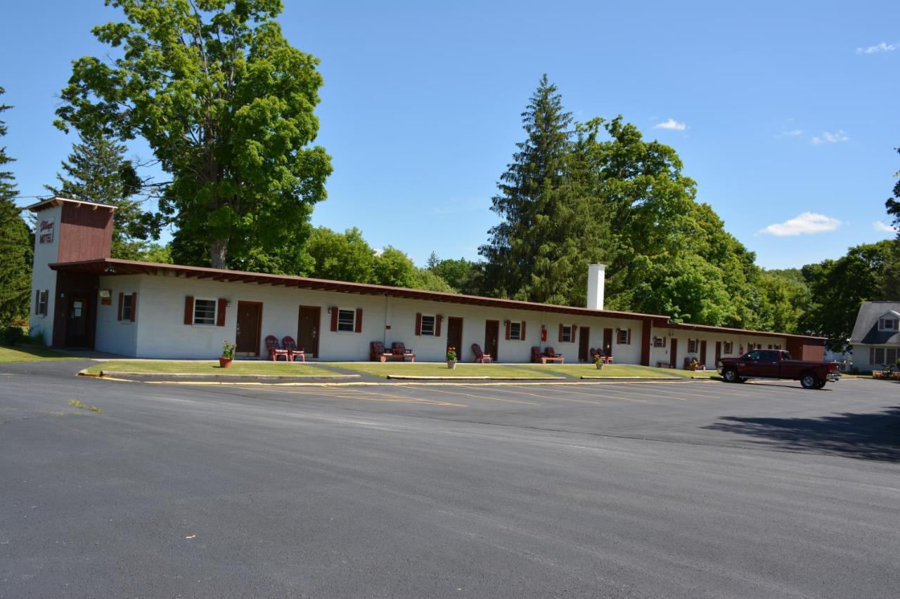 The Village Motel Richfield Springs Екстериор снимка