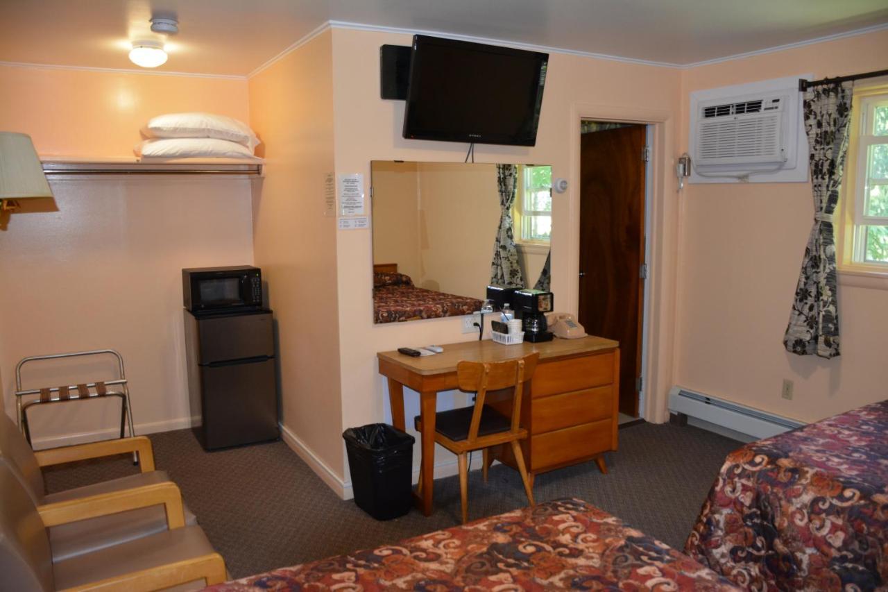 The Village Motel Richfield Springs Екстериор снимка