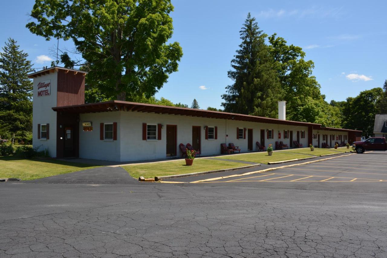 The Village Motel Richfield Springs Екстериор снимка