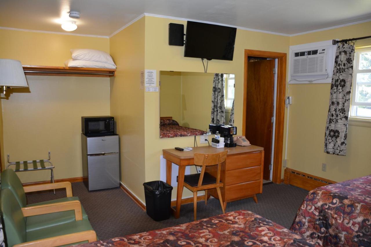 The Village Motel Richfield Springs Екстериор снимка