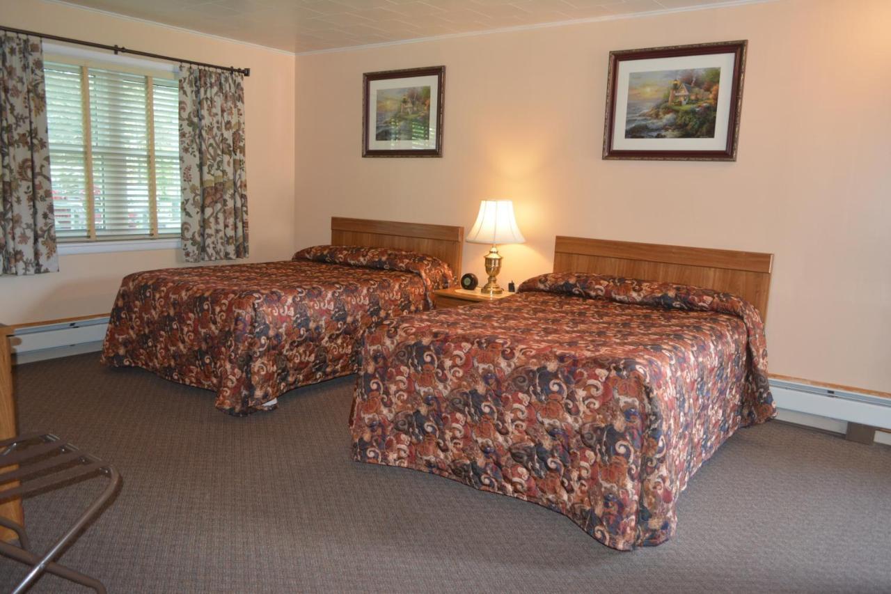 The Village Motel Richfield Springs Екстериор снимка