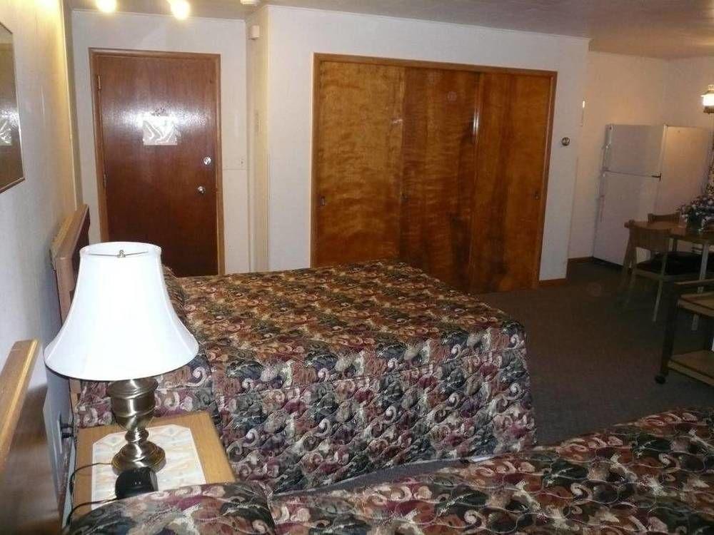 The Village Motel Richfield Springs Екстериор снимка