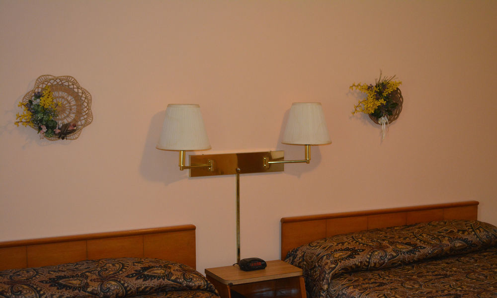 The Village Motel Richfield Springs Екстериор снимка