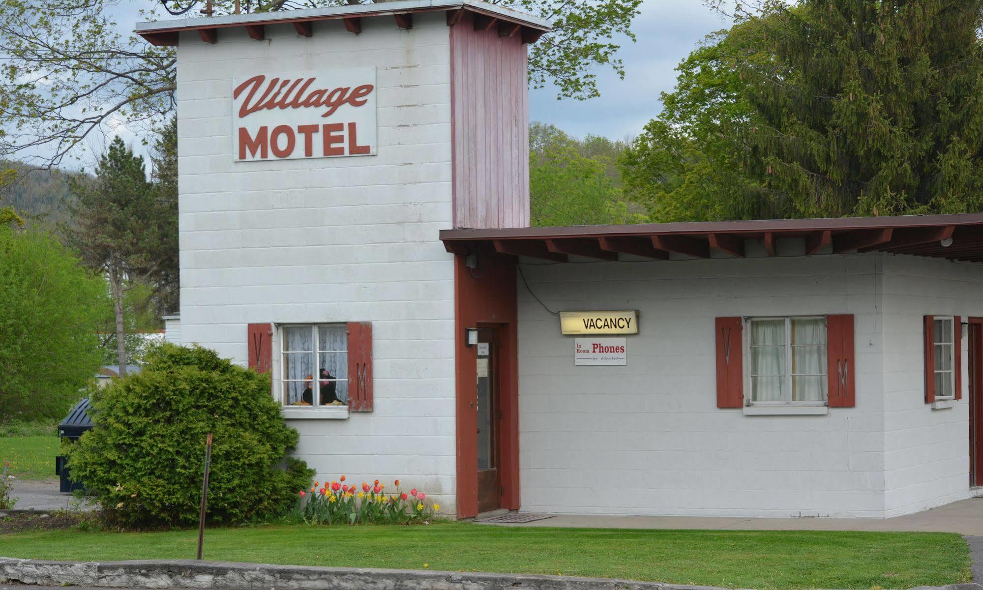 The Village Motel Richfield Springs Екстериор снимка