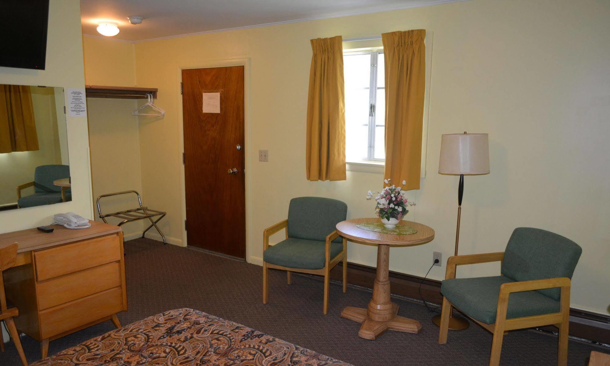 The Village Motel Richfield Springs Екстериор снимка